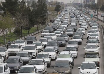 آخرین وضعیت ترافیکی محور‌های مواصلاتی در آستانه مراسم تشییع رهبر شهید / ورودی تهران قفل شد