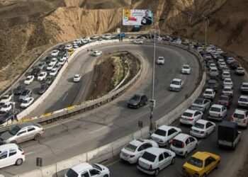 آخرین وضعیت تردد در جادههای شمال / ترافیک نیمهسنگین در چالوس و کرج - تهران آخرین وضعیت تردد در جادههای شمال / ترافیک نیمهسنگین در چالوس و کرج – تهران