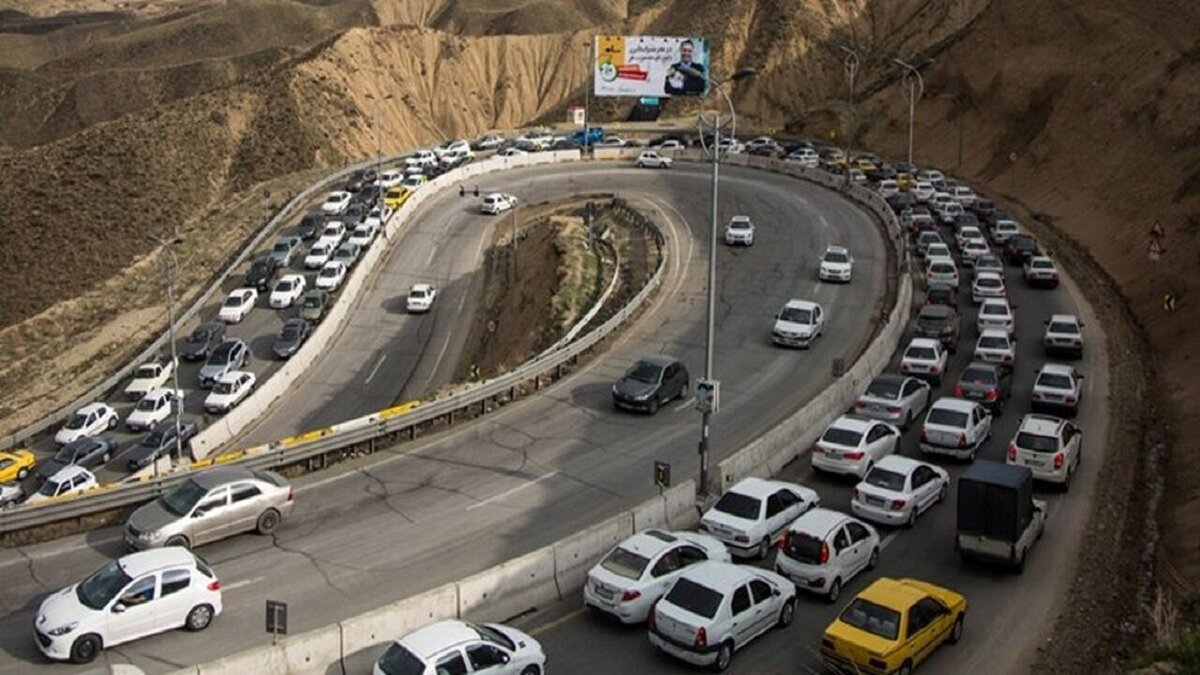 آخرین وضعیت تردد در جادههای شمال / ترافیک نیمهسنگین در چالوس و کرج - تهران آخرین وضعیت تردد در جادههای شمال / ترافیک نیمهسنگین در چالوس و کرج – تهران