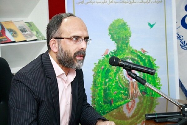 اجرای ۳ نمایش خیابانی در ایام تشییع رهبر شهید در بیرجند