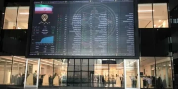 بازار سهام در دو راهی؛ شاخص کل ریخت، شاخص هم‌وزن صعود کرد/ نقدینگی کجا رفت؟