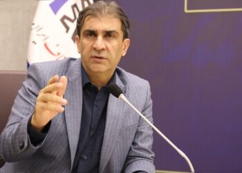 تاوان قطعی برق را اصناف و فعالان اقتصادی میپردازند تاوان قطعی برق را اصناف و فعالان اقتصادی میپردازند