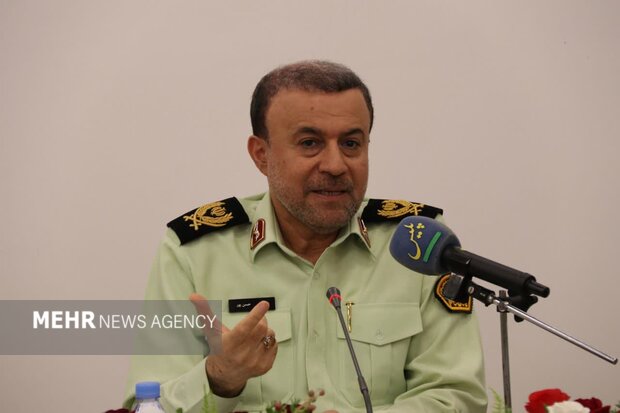 دستگیری سارقان طلا فروشی رشت؛ ۶۰۰ میلیارد ریال اموال سرقتی کشف شد دستگیری سارقان طلا فروشی رشت؛ ۶۰۰ میلیارد ریال اموال سرقتی کشف شد