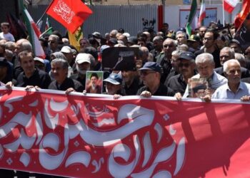 دلدادگی اراکی‌ها در مراسم «وداع با رهبر شهید» در تهران