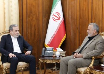 دیدار رئیس سازمان حج و زیارت با عراقچی