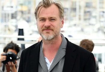 دیدگاه جالب کریستوفر نولان درباره گوشی هوشمند / شما همه مسخ شدهاید! دیدگاه جالب کریستوفر نولان درباره گوشی هوشمند / شما همه مسخ شدهاید!