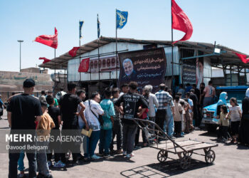 زائران افغانستانی یکروز قبل از تشییع رهبر شهید وارد مشهد میشوند زائران افغانستانی یکروز قبل از تشییع رهبر شهید وارد مشهد میشوند
