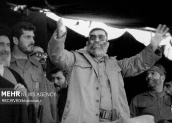 سوگواری هنرمندان در بدرقه رهبر شهید؛ عشقی که تاریخ را روایت می‌کند