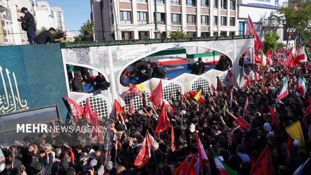سیل جمعیت تشییع کنندگان پیکر رهبر شهید مسلمانان جهان