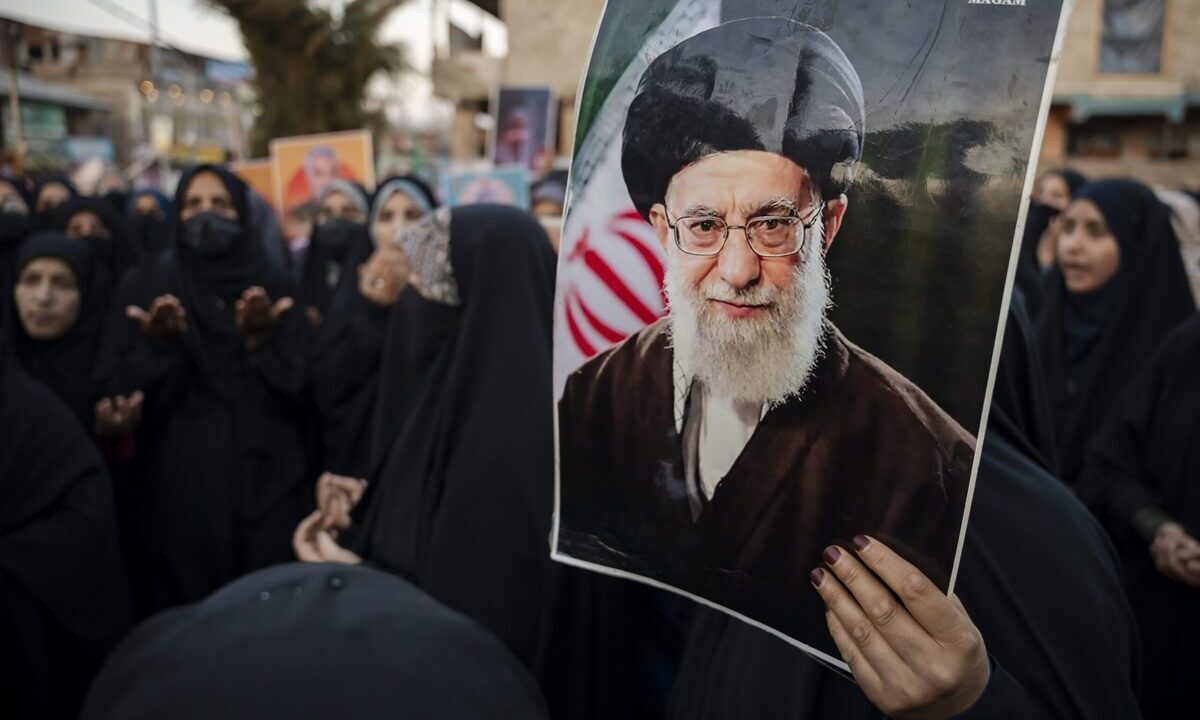 «شبکه خبر ۲» در خدمت پوشش مراسم وداع و تشییع / پخش زنده ۲۴ ساعته آغاز شد