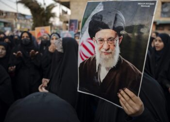 «شبکه خبر ۲» در خدمت پوشش مراسم وداع و تشییع / پخش زنده ۲۴ ساعته آغاز شد