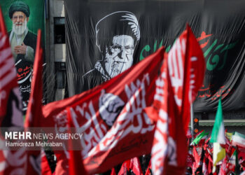 طوفانی از عشق در گذرگاه سوگ؛ وقتی هنر غم ملت را به تصویر می‌کشد