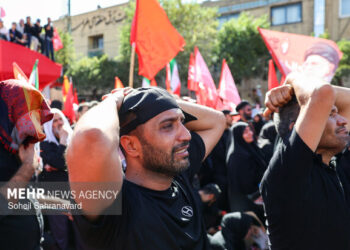 عطر حضور رهبر شهید انقلاب در خیابان امام رضا(ع)