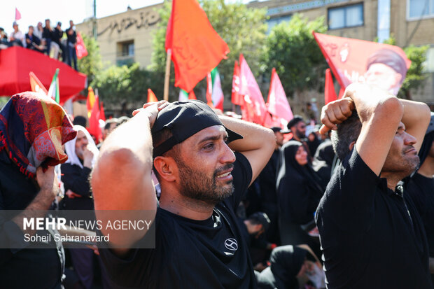 عطر حضور رهبر شهید انقلاب در خیابان امام رضا(ع)