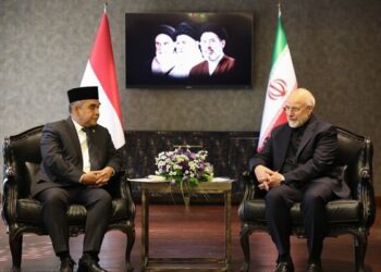 قالیباف: کسی می‌تواند با آمریکا مذاکره کند که آماده جنگ باشد
