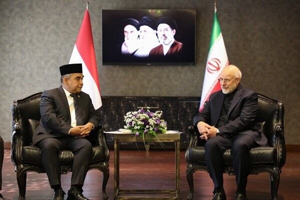 قالیباف: کسی میتواند با آمریکا مذاکره کند که آماده جنگ باشد قالیباف: کسی میتواند با آمریکا مذاکره کند که آماده جنگ باشد
