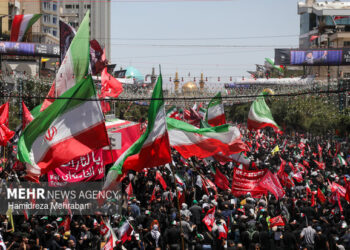 نمایی از حضور میلیونی مردم در تشییع پیکر مطهر رهبر انقلاب در مشهد