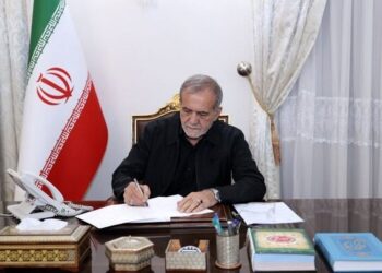 پزشکیان از حضور تاریخی مردم در آیین تشییع رهبر شهید قدردانی کرد