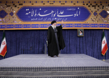 «امت همدل» نگاهی به اندیشه‌های وحدت‌گرایانه رهبر دارد
