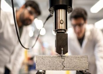 تلاش برای جایگزینی واردات با فناوری‌های بومی در صنایع راهبردی کشور