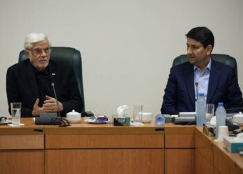 عارف: موانع مقرراتی اقتصاد دیجیتال باید برطرف شود