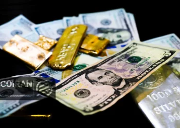 قیمت دلار زیر سایه سیگنال بنزین/ کدام بازار سرمایه‌گذاران را غافلگیر کرد؟