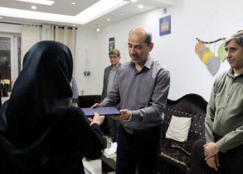 مسئولان دشتی با خانواده خبرنگار فقید شهرستان دیدار کردند مسئولان دشتی با خانواده خبرنگار فقید شهرستان دیدار کردند