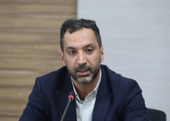 منابع مالی خوزستان به جای رسوب در بانک‌ها به تولید تزریق شود