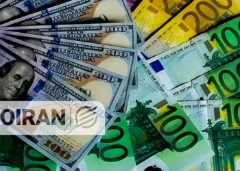 پشت پرده نوسان ۴۴ هزار تومانی دلار در چند ماه