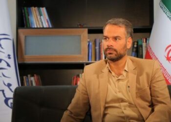 تعرفه واردات خودرو باید زیر ۲۰ درصد تعیین شود| خودروهای اقتصادی بازار را رقابتی می‌کنند