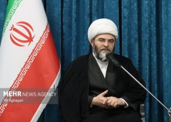 حجت‌الاسلام قمی: سینماگر عاشق مردم، رنج آنها را خرج جشنواره نمی‌کند