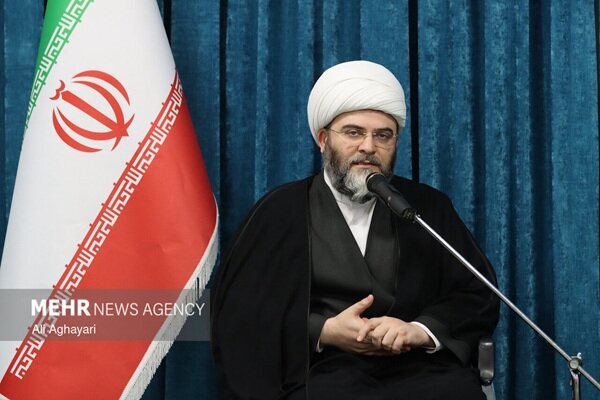 حجت‌الاسلام قمی: سینماگر عاشق مردم، رنج آنها را خرج جشنواره نمی‌کند