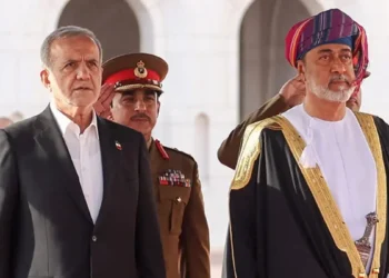 سیگنال جدید از عمان به بازار طلا و دلار/ دلار در آستانه ۲۴۰ هزار تومان؟/ بازار منتظر خبر مهم روز دوشنبه