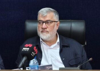 معتمدیان: ۱۵۰۰ مگاوات نیروگاه خورشیدی در تهران در حال احداث است