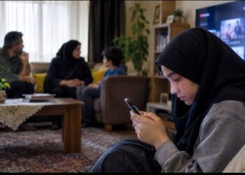 زندگی در عصر دیجیتال؛ خانواده در برابر آسیبهای خاموش زندگی در عصر دیجیتال؛ خانواده در برابر آسیبهای خاموش